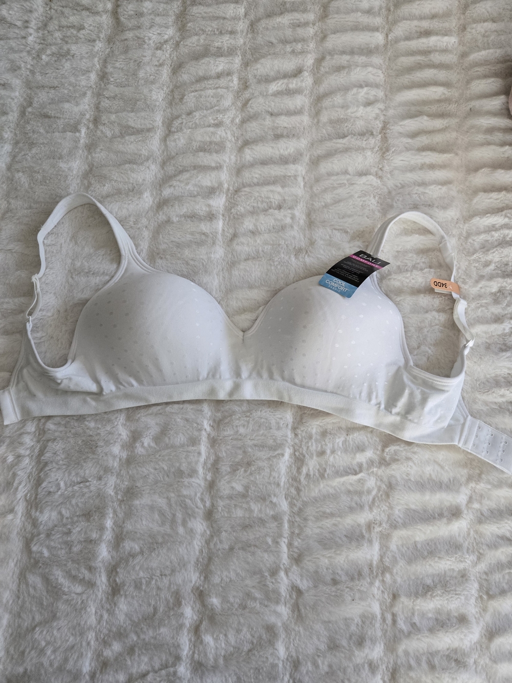 Bali White Lightly Dotted Padded Everyday Bra